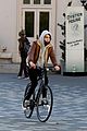 chalamet-biking