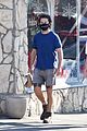 shia-hiking2