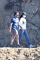 shia-hiking2