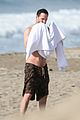 keanu-reeves-shirtless