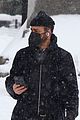 justin-theroux-dog-snow