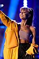 ariana-grande-performing