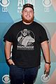 luke-combs-holds-funerals-for-fans