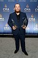 luke-combs-holds-funerals-for-fans