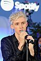 troye-bathes
