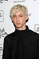 troye-bathes