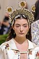 lorde-hits-the-met-gala-2021-red-carpet