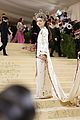 lorde-hits-the-met-gala-2021-red-carpet