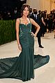madison-beer-serves-old-school-glamour-at-the-met-gala