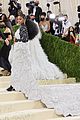 simone-biles-88-pound-dress-met-gala-2021