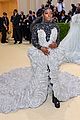 simone-biles-88-pound-dress-met-gala-2021