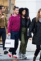 gossip-girl-cast-shopping-in-paris