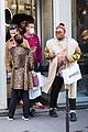gossip-girl-cast-shopping-in-paris