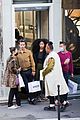gossip-girl-cast-shopping-in-paris
