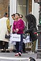 gossip-girl-cast-shopping-in-paris
