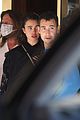 margaret-qualley-and-jack-antonoff-share-a-kiss