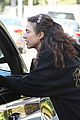 margaret-qualley-and-jack-antonoff-share-a-kiss
