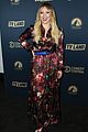 hilary-duff-recreates-viral-with-love-dance