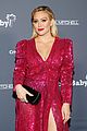 hilary-duff-recreates-viral-with-love-dance