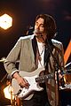 john-mayer-stops-show-for-fan