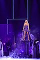 carrie-underwood-grammy-performance-2022