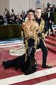 moschino-met-stars