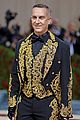 moschino-met-stars