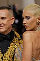 moschino-met-stars