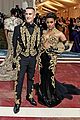 moschino-met-stars