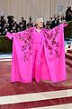 sebastian-stan-glenn-close-met-2022