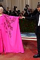 sebastian-stan-glenn-close-met-2022