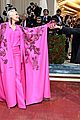 sebastian-stan-glenn-close-met-2022