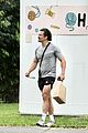 orlando-bloom-grabs-groceries-gym