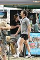 orlando-bloom-grabs-groceries-gym
