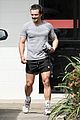 orlando-bloom-grabs-groceries-gym