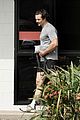 orlando-bloom-grabs-groceries-gym