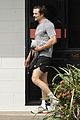 orlando-bloom-grabs-groceries-gym