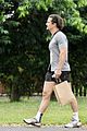 orlando-bloom-grabs-groceries-gym