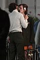 penn-badgley-kissing-scene-carlotte-ritchie