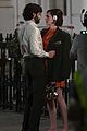 penn-badgley-kissing-scene-carlotte-ritchie
