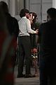 penn-badgley-kissing-scene-carlotte-ritchie