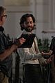 penn-badgley-kissing-scene-carlotte-ritchie