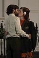 penn-badgley-kissing-scene-carlotte-ritchie