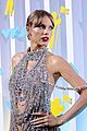 taylor-swift-cosigns-theory-about-10-albums