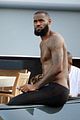 lebron-shirtless