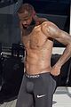 lebron-shirtless