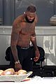 lebron-shirtless