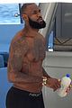 lebron-shirtless