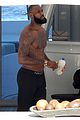 lebron-shirtless