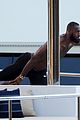 lebron-shirtless